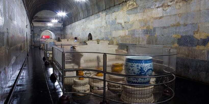 Beijing: Juyongguan Great Wall, Sacred Way & Ming Tombs Trip - Lunch: included only in the all-inclusive package