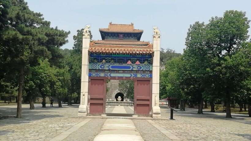 Beijing: Juyongguan Great Wall, Sacred Way & Ming Tombs Trip - Dingling Tomb and the underground palace