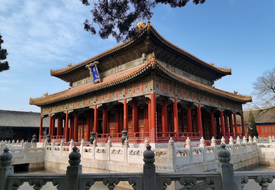 Beijing: Lama Temple, Confucius Temple and Guozijian Museum - Hutong alleys and everyday Beijing