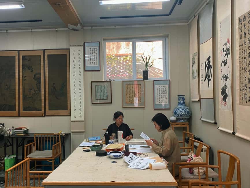 Beijing liulichang : Learn Calligraphy orCarving from Master - Why Liulichang makes a fine setting for an art lesson