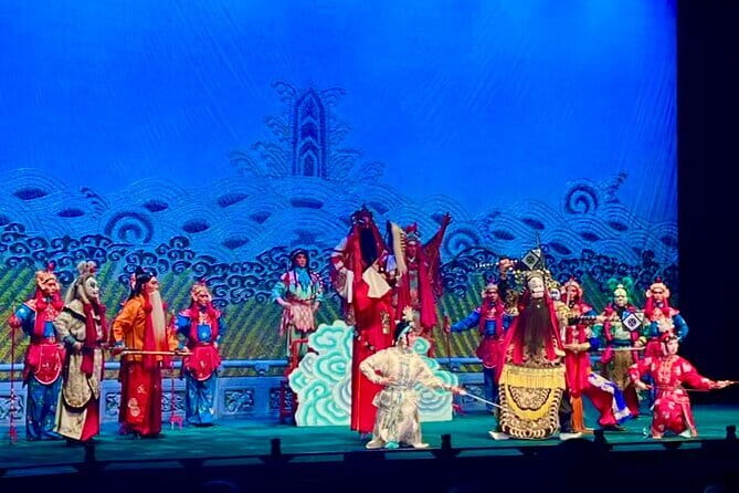 Beijing Liyuan Theater Peking Opera Ticket Booking - Watching the performers apply their makeup