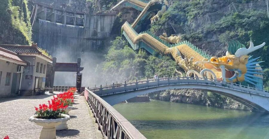 Beijing: Longqing Gorge w/Great Wall or Guyaju Private Tour - The dragon escalator and the Longqing Gorge boat ride