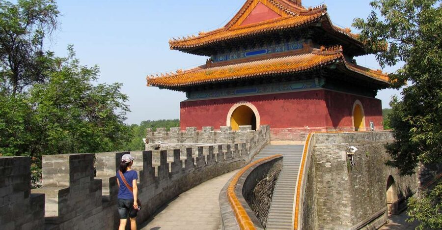 Beijing: Mutianyu Great Wall and Ming Tombs Private Tour - Badaling: easier access and a bigger sense of scale