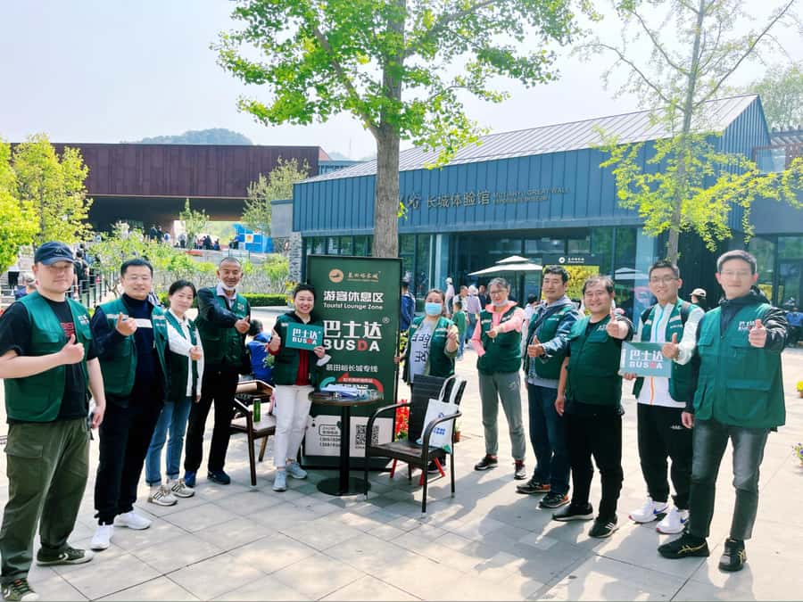 Beijing: Mutianyu Great Wall & Summer Palace Day Tour - Guides, group pace, and the human side