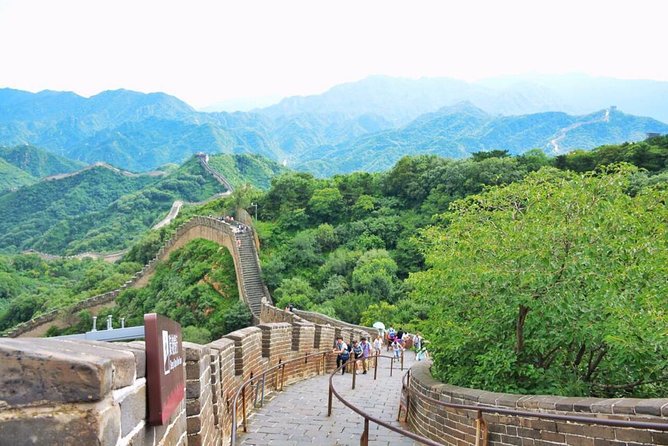 Beijing Private Transfer: Badaling Great Wall with VIP Past Pass - What the private guide adds
