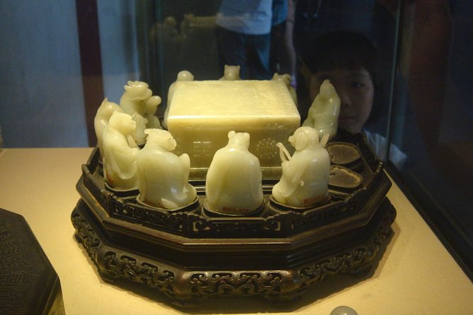 Beijing's Forbidden City with Special Viewing of Treasure Gallery and the Great Wall Ruins at Badaling - Jingshan Hill and the classic Beijing view