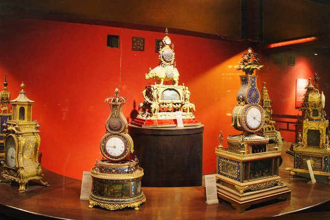 Beijing's Forbidden City with Special Viewing of Treasure Gallery and the Great Wall Ruins at Badaling - What to expect from the Peking duck lunch