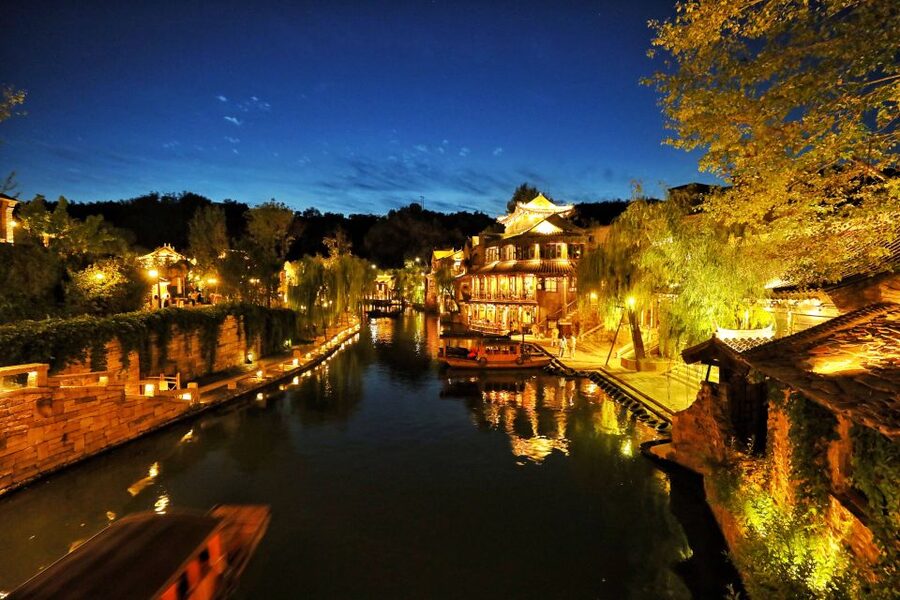 Beijing: Simatai Great Wall & Gubei Water Town Private Tour - The two-hour ride from Beijing