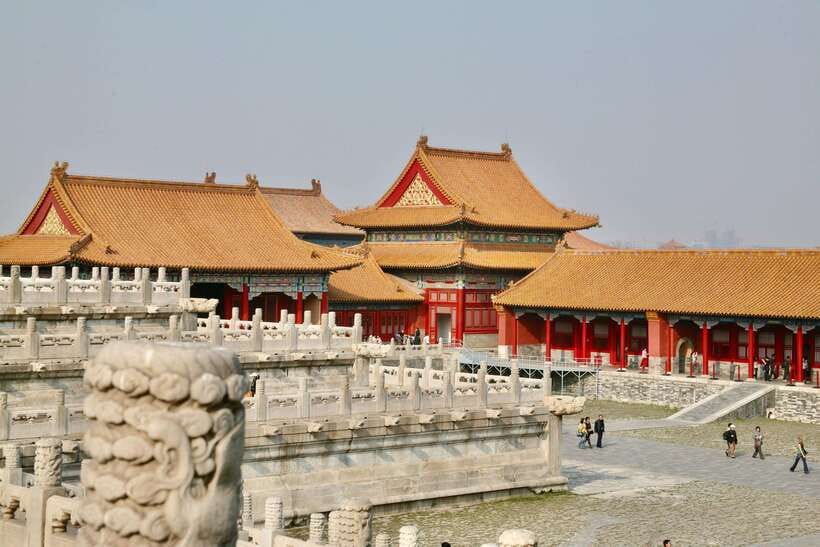 Beijing: T-Square & Forbidden City Group or Private Tour - What the guides add to a crowded visit