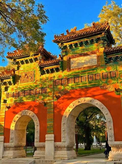 Beijing:Tiananmen Square tickets (guide optional) - Reading the architecture and the open space