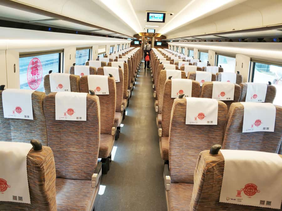 Beijing to Xi'an Terracotta Tour by Roundtrip Bullet Train - Lunch, pacing, and the return to Xi’an station