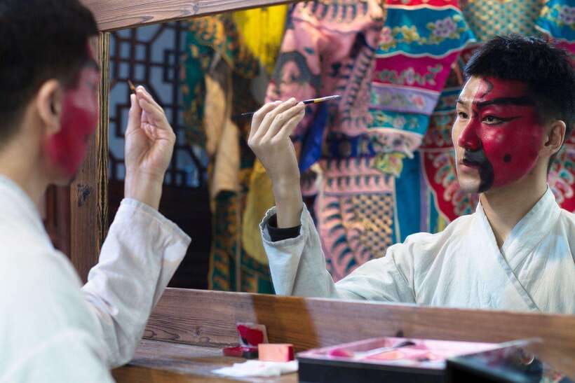 Beijing: Traditional Cultural Show Peking Opera Tickets - Arriving at Jianguo Hotel Qianmen