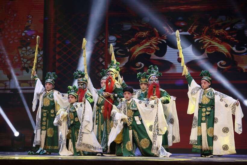 Beijing: Traditional Cultural Show Peking Opera Tickets - English Subtitles and the Theater Guide