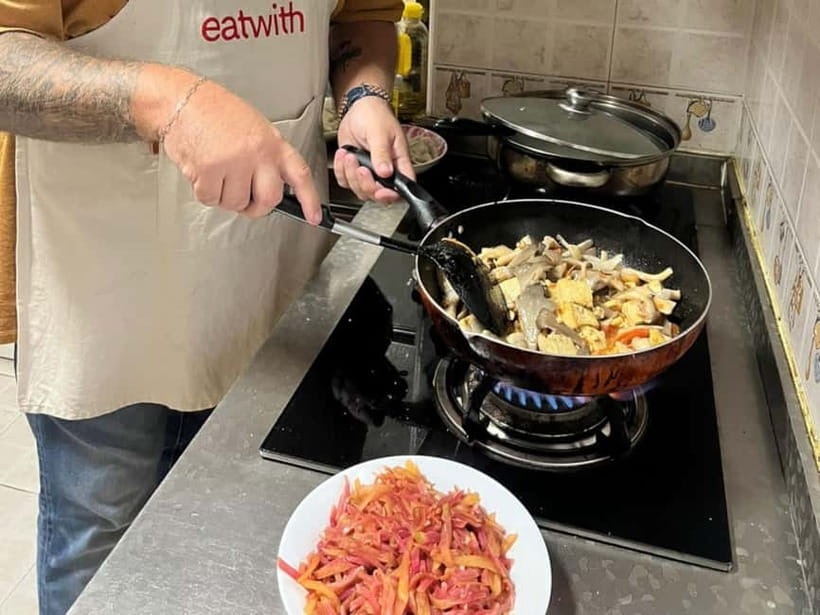 Beijing: Vegan Home Cooking & Local Market Tour with Sanxia - Should you book Sanxia’s Beijing vegan cooking class?