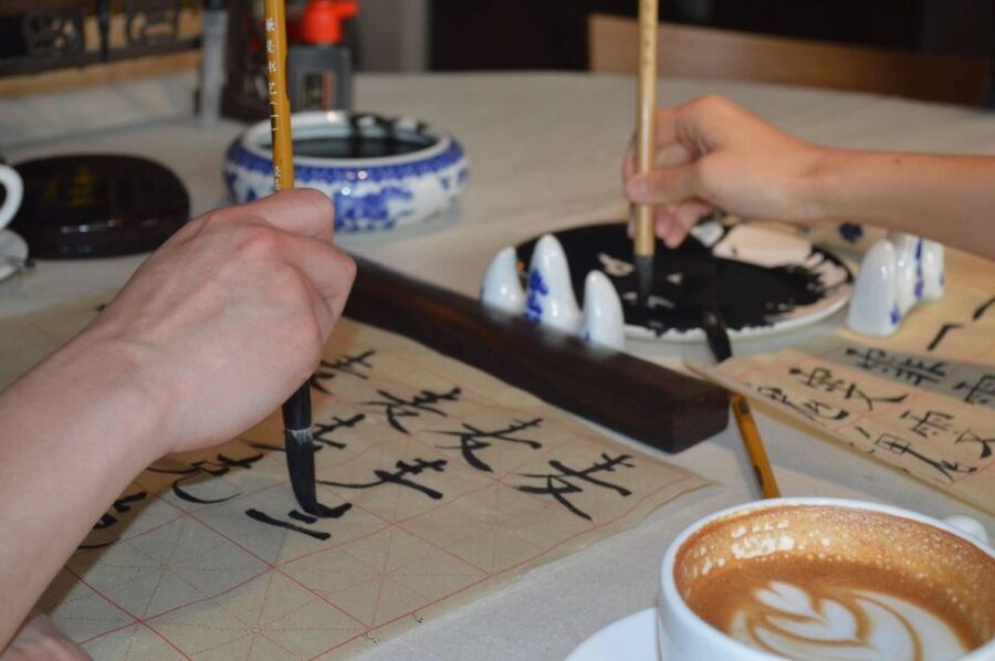 Beijing Wangfujing Calligraphy Class Nearby Forbidden City - A quiet art lesson beside Wangfujing