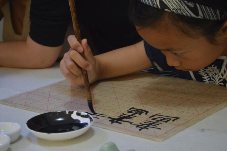 Beijing Wangfujing Calligraphy Class Nearby Forbidden City - From practice paper to a red canvas