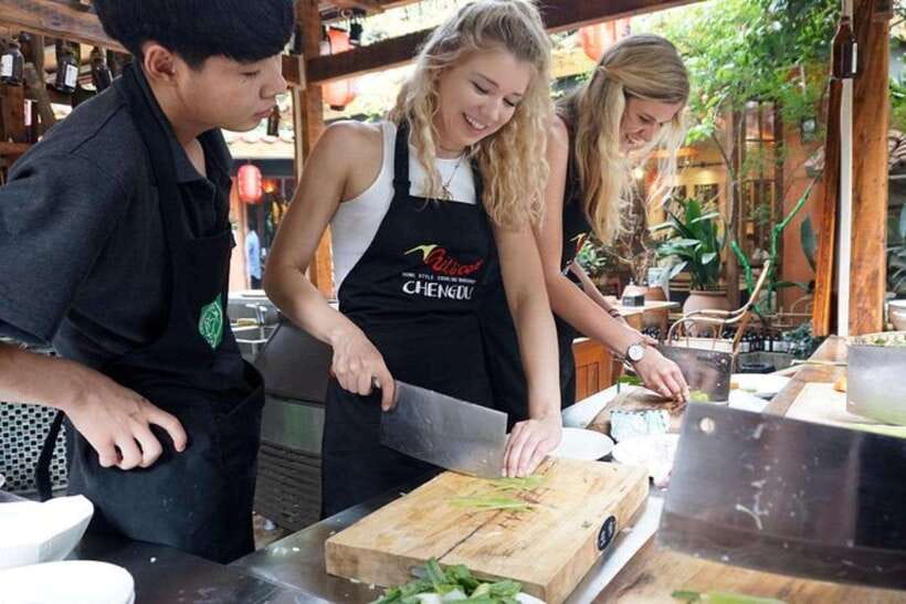 Chengdu: Cooking Class with Fresh Market Half Day Experience - Key points at a glance