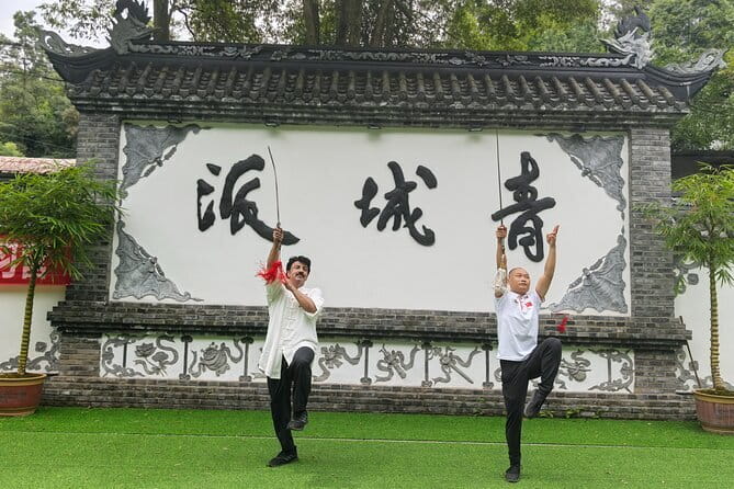 Chengdu Kung Fu Panda Tour Tai Chi, Martial Arts and Panda Base - Mount Qingcheng: Tai Chi with a Taoist connection