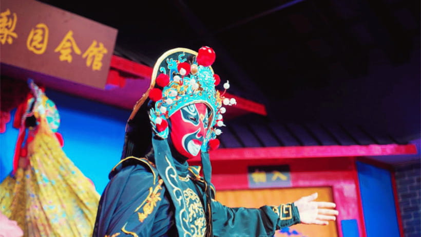 Chengdu: Liyuan Theater Sichuan Opera Face-Changing Show - Who will enjoy this show most