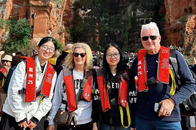 Chengdu Panda & Leshan Giant Buddha Premium Private Day Tour - Starting at Chengdu Research Base of Giant Panda Breeding