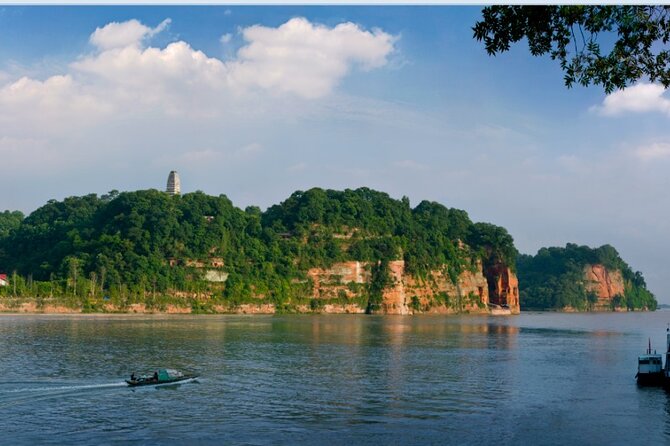 Chengdu Panda & Leshan Giant Buddha Premium Private Day Tour - What the $128 price really buys you