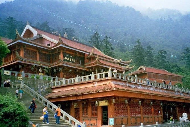 Chengdu Private Day Tour to Emei Mountain with Lunch and Cable Car Ride - Leaving Chengdu in a private car