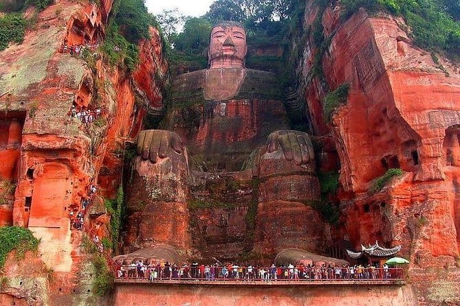 Chengdu Private Day Tour to Emei Mountain with Lunch and Cable Car Ride - Huazang Temple and the 48-meter Golden Buddha