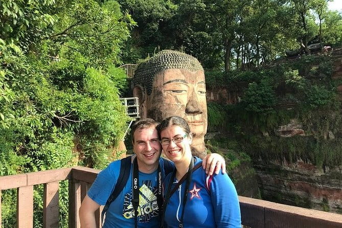 Chengdu Private Day Tour to Emei Mountain with Lunch and Cable Car Ride - Descending to Baoguo Temple
