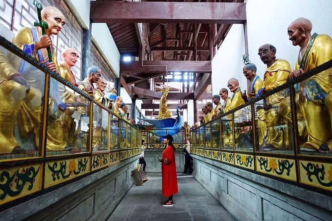 Chengdu Private Day Tour to Emei Mountain with Lunch and Cable Car Ride - Guide quality can shape the entire day