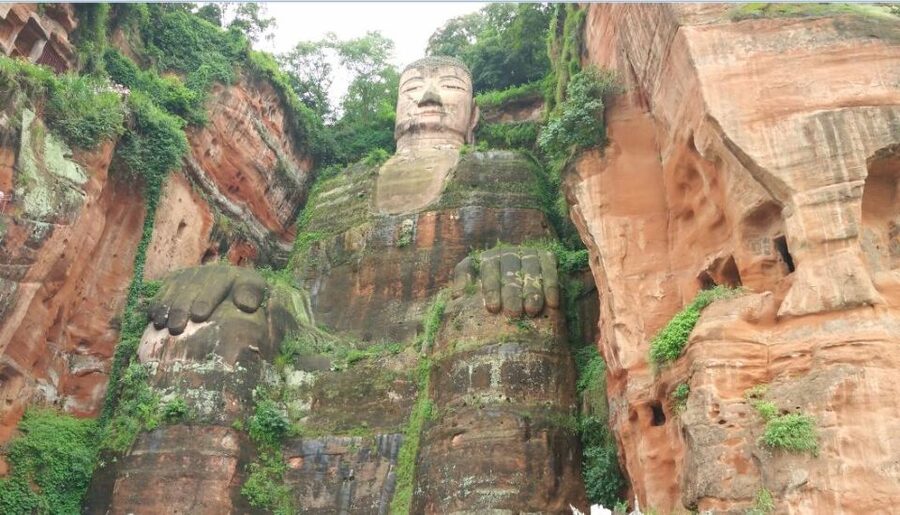 Chengdu Private Tour of Leshan Buddha and Panda Base - Five things to know before booking