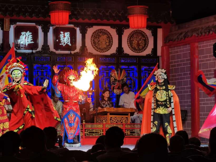 Chengdu: Sichuan Opera Face-Changing and Acrobatics Show - Shufeng Yayun and the Old Opera-Garden Setting