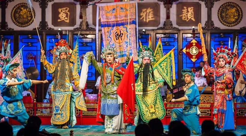 Chengdu: Sichuan Opera Show ShufengYayun & Covered Bowl Tea - Arriving at Qingyang Palace and Qintai Road