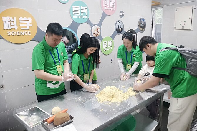 Chengdu: Volunteer Day Experience at Dujiangyan Panda base - Signing in and getting ready for the work