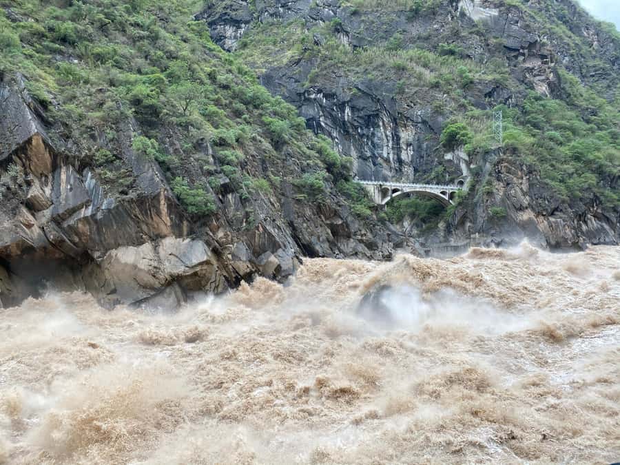 China Shangri-La Tiger Leaping Gorge : A Canyon Adventure - FAQ
