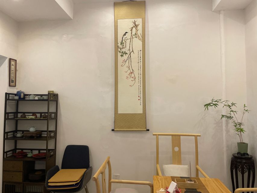 Chinese Tea ceremony in Beijing Hutong courtyard - Key points at a glance