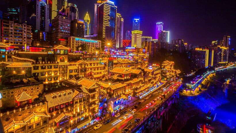 Chongqing: 1-day Essential Guided City Tour without Car - Liziba, where the monorail enters the building
