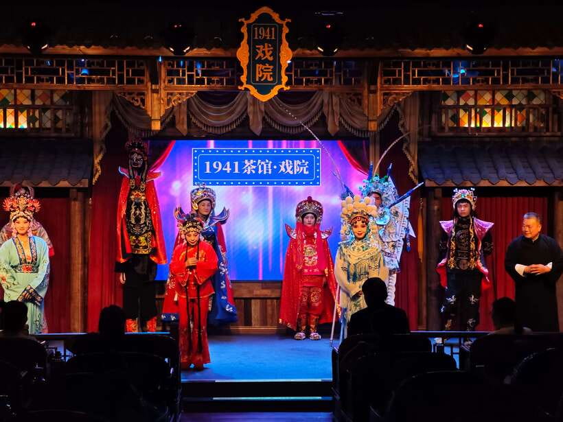 Chongqing 1941 theatre: Tea Art Performance with Folk Art - Key points before you book