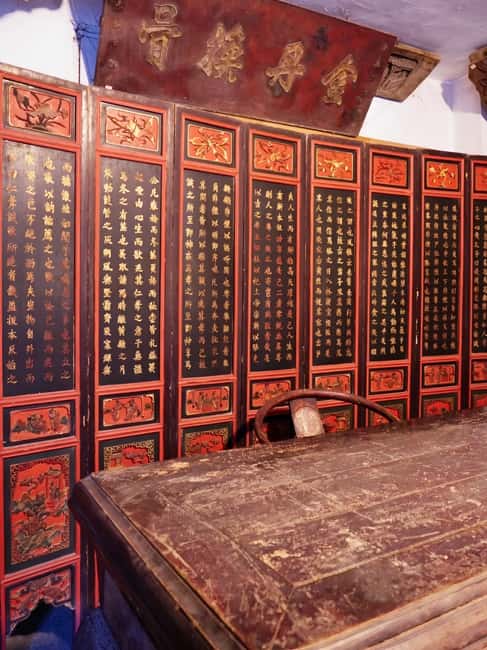 Chongqing deep explore & private car service including meals - Crossing the river by cable car