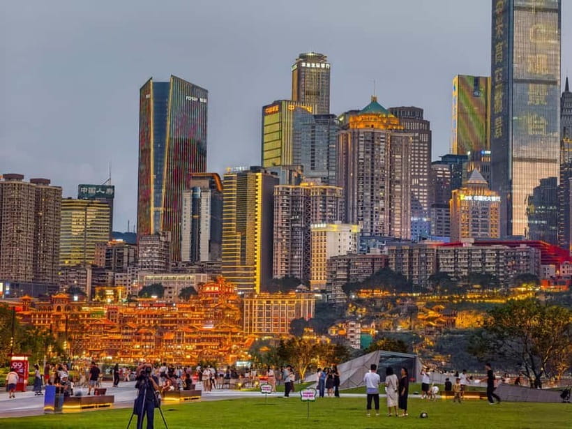Chongqing: Magic Night View and Secret Viewing Spots Tour - The metro ride, 25 minutes between city scenes