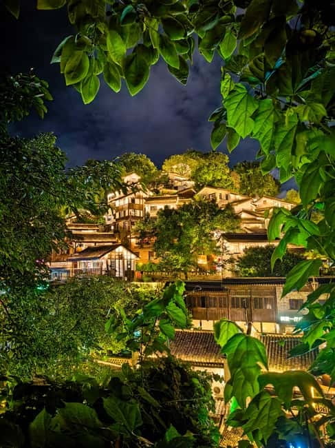 Chongqing: Magic Night View and Secret Viewing Spots Tour - The first quiet viewpoint, 30 minutes of changing angles