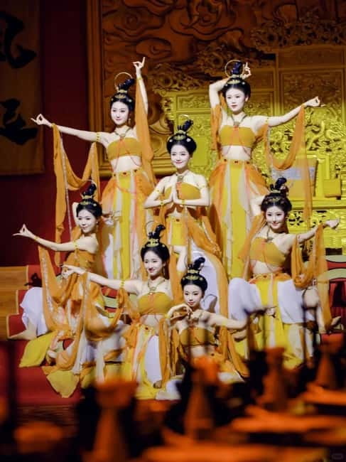 Chongqing: Qingyu Banquet Experience with Show and Dinner - Key points at a glance