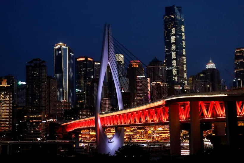 Chongqing: Surreal Urban, Ancient Town, and Secret Viewpoint - Crossing the Yangtze by cableway