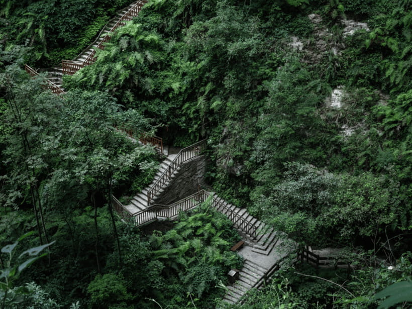 Chongqing: Wulong 2 Spots All-inclusive Luxury Private Trip - Longshuixia Gap and its steep canyon path