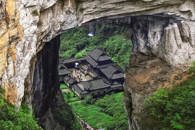 Chongqing Wulong: All inclusive luxury private trip to 2 spots - Leaving Chongqing at 7:30 in the morning