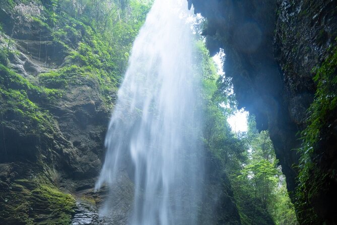 Chongqing Wulong: All inclusive luxury private trip to 2 spots - Lunch, a rest, and a useful pause