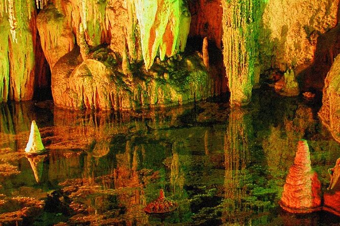 Chongqing Wulong: All inclusive luxury private trip to 2 spots - Walking into Longshuixia Gap