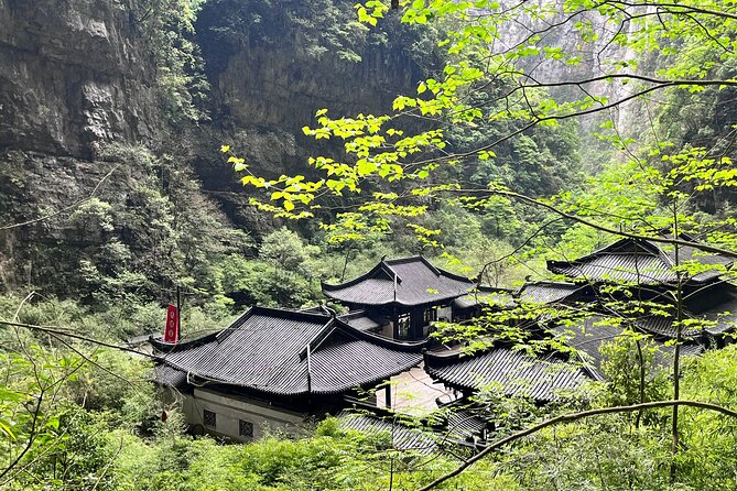 Chongqing Wulong: All inclusive luxury private trip to 2 spots - Three Natural Bridges and the karst park