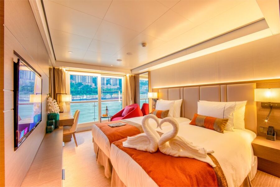 Chongqing: Yangtze River Cruise with Meals and Accommodation - What the five-star cabin experience means