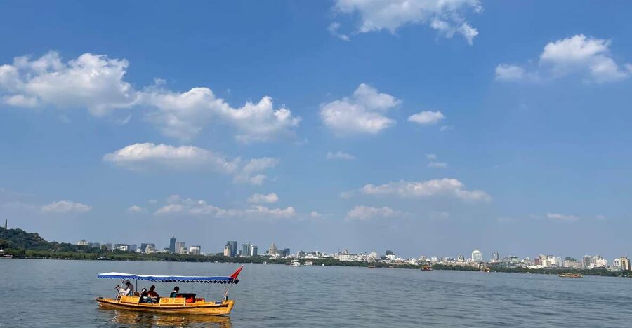 Customized Hangzhou Guided Tour Based on Your Interests - Choosing between temples, gardens, and bamboo
