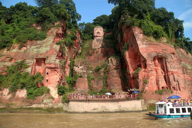 Day tour Chengdu Panda Base Leshan Giant Buddha with local Lunch - Key points at a glance